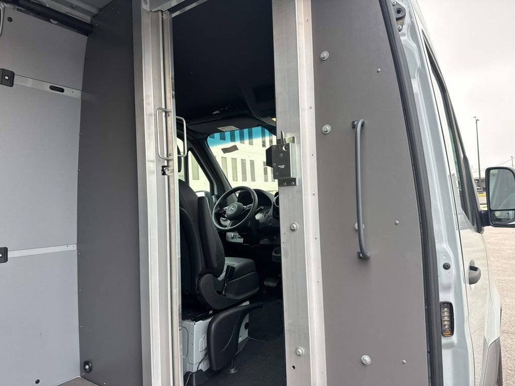 New 2025 Mercedes-Benz Sprinter 2500 image 8