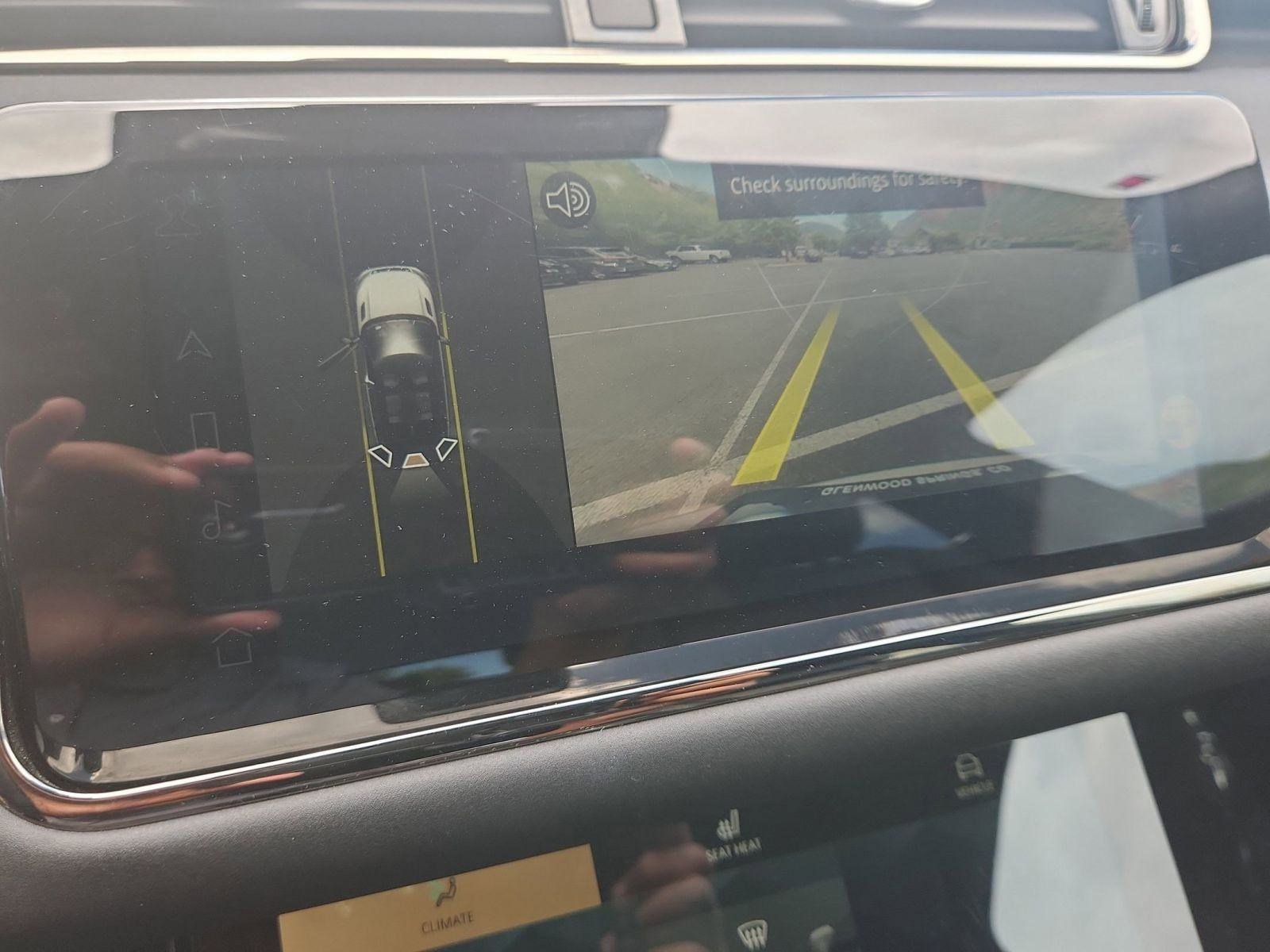 Used 2022 Land Rover Range Rover Evoque R-Dynamic SE image 28