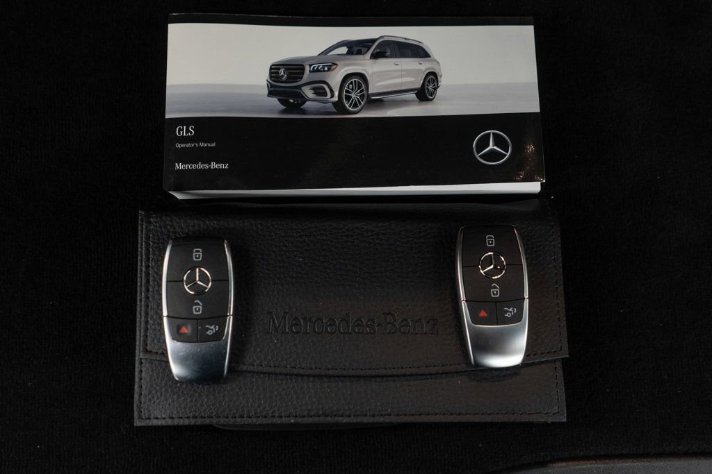 Used 2025 Mercedes-Benz GLS 450 4MATIC image 53
