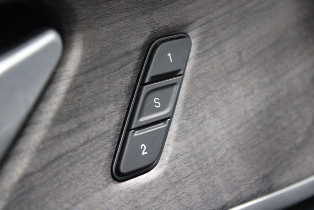 Used 2024 Jeep Grand Cherokee Limited image 38