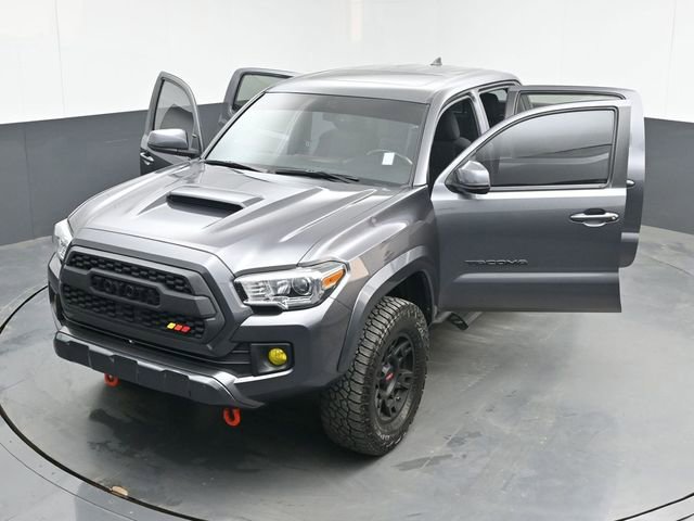 Used 2017 Toyota Tacoma TRD Sport AWD/4WD image 50