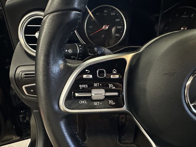 Used 2021 Mercedes-Benz GLC 300 4MATIC image 26