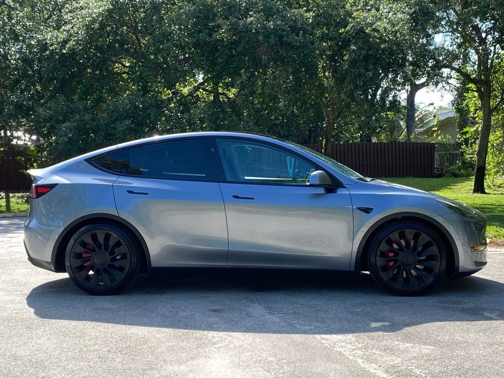 Used 2025 Tesla Model Y Performance AWD/4WD image 7