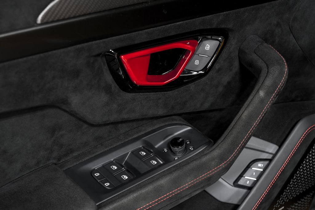 Used 2023 Lamborghini Urus Performante AWD/4WD image 10