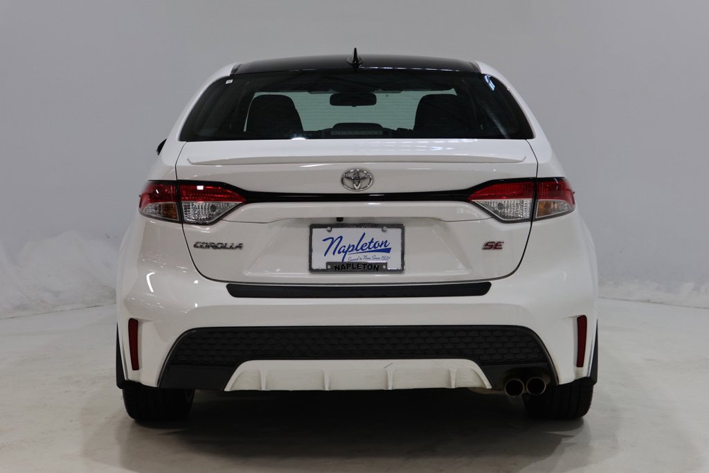 Used 2022 Toyota Corolla SE w/ SE Premium Package FWD image 6