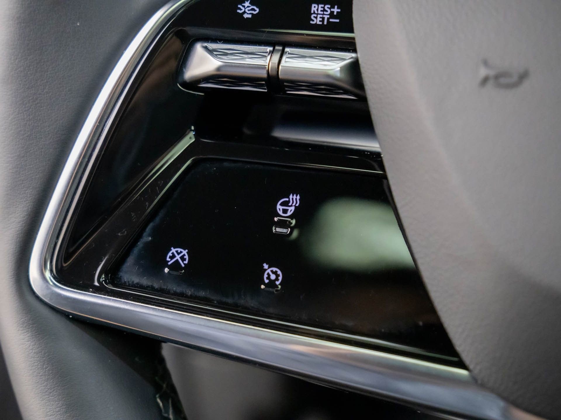 New 2025 Cadillac Lyriq Luxury image 20