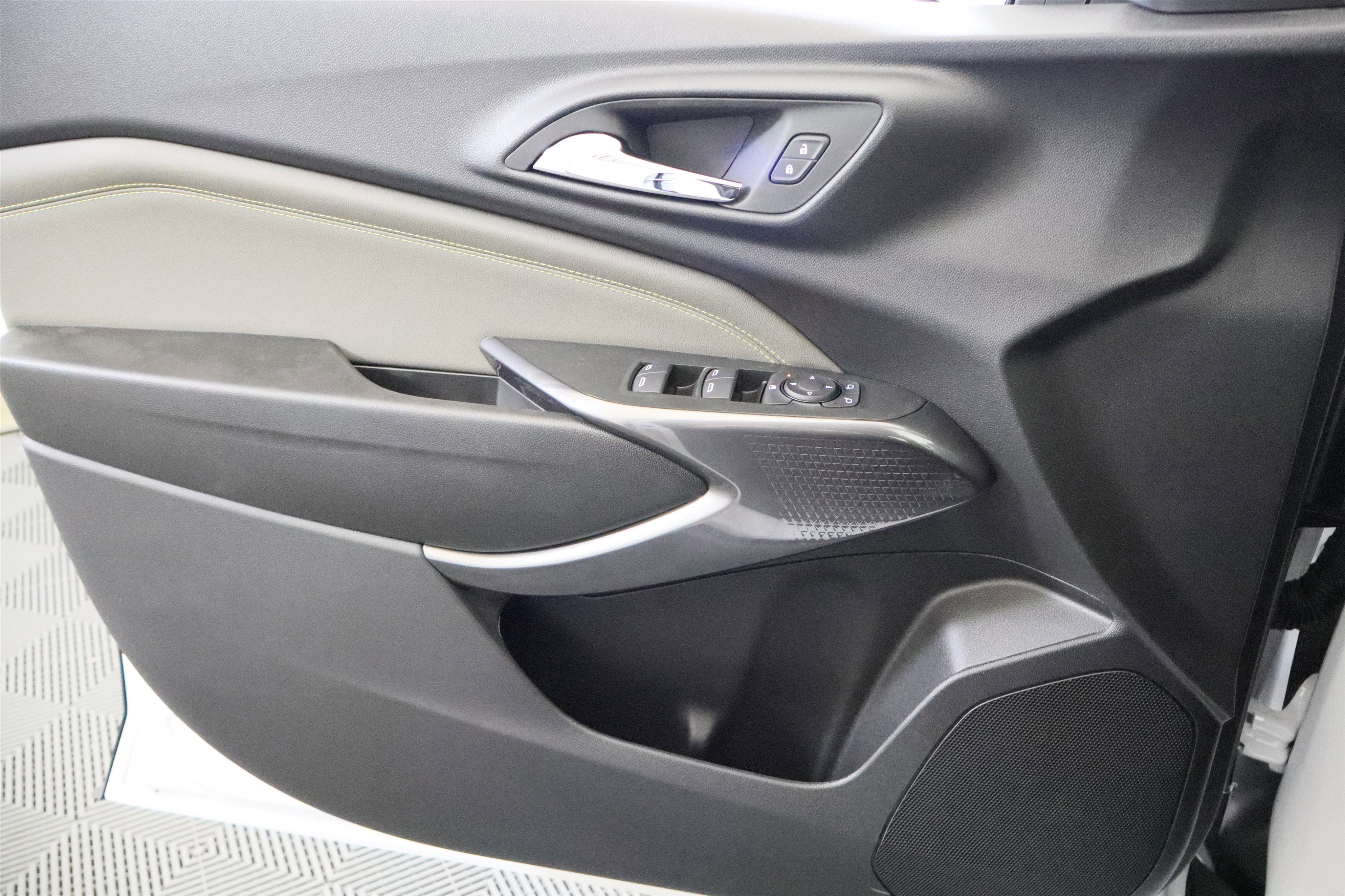 New 2026 Chevrolet Trax ACTIV w/ Sunroof Package FWD image 35