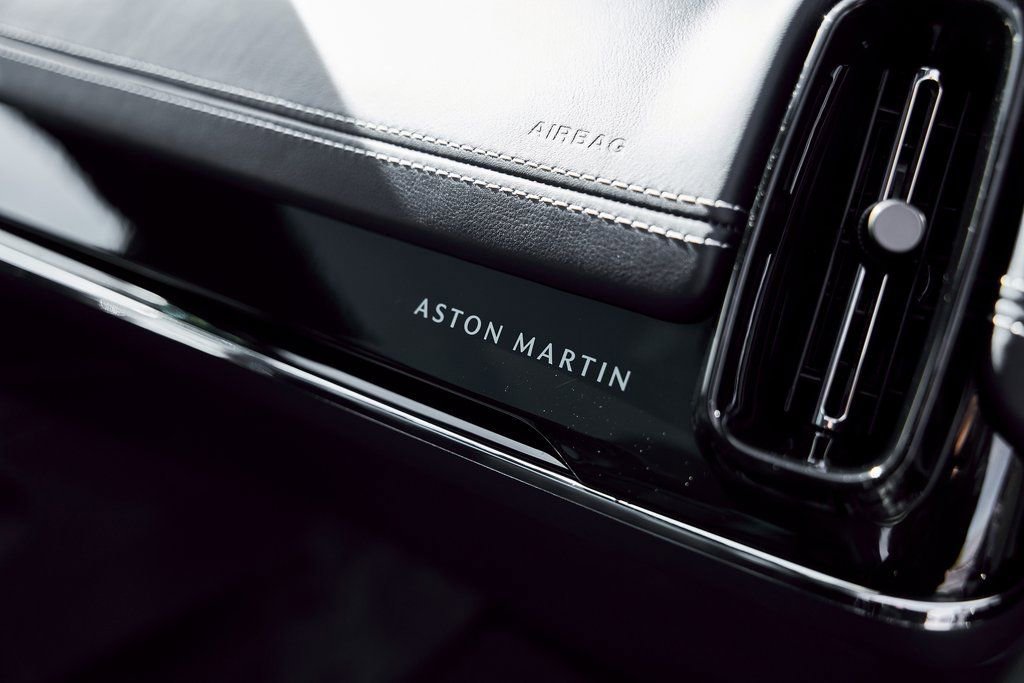 Used 2025 Aston Martin DBX 707 image 40