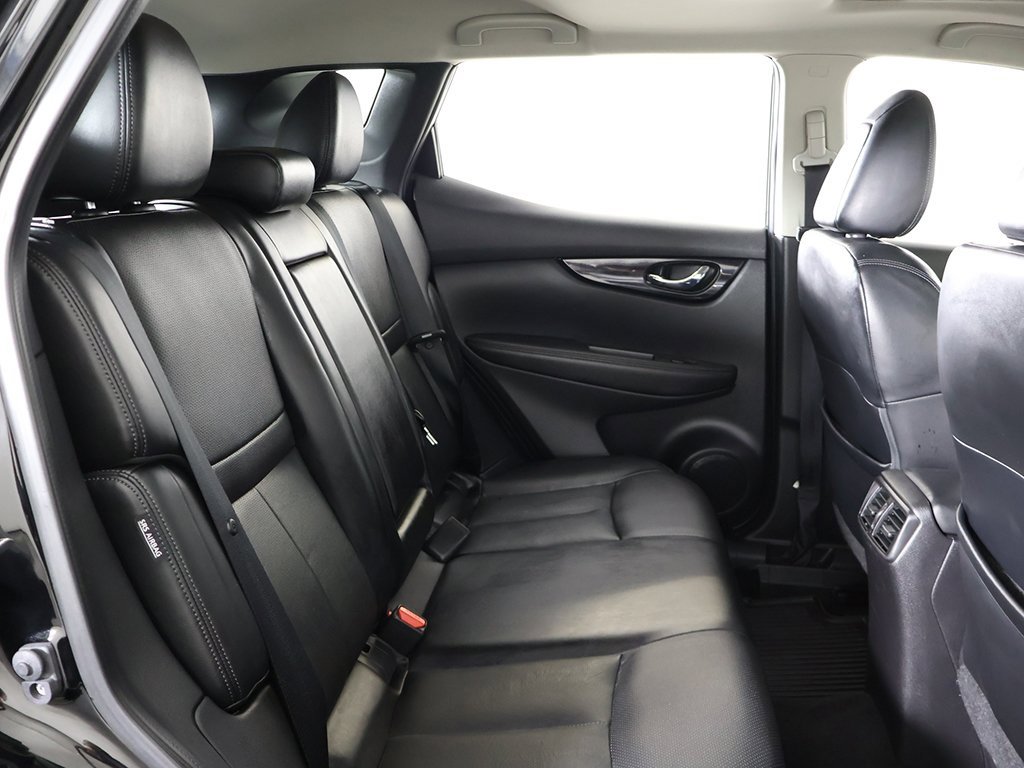 Used 2022 Nissan Rogue Sport SL w/ Premium Package image 38