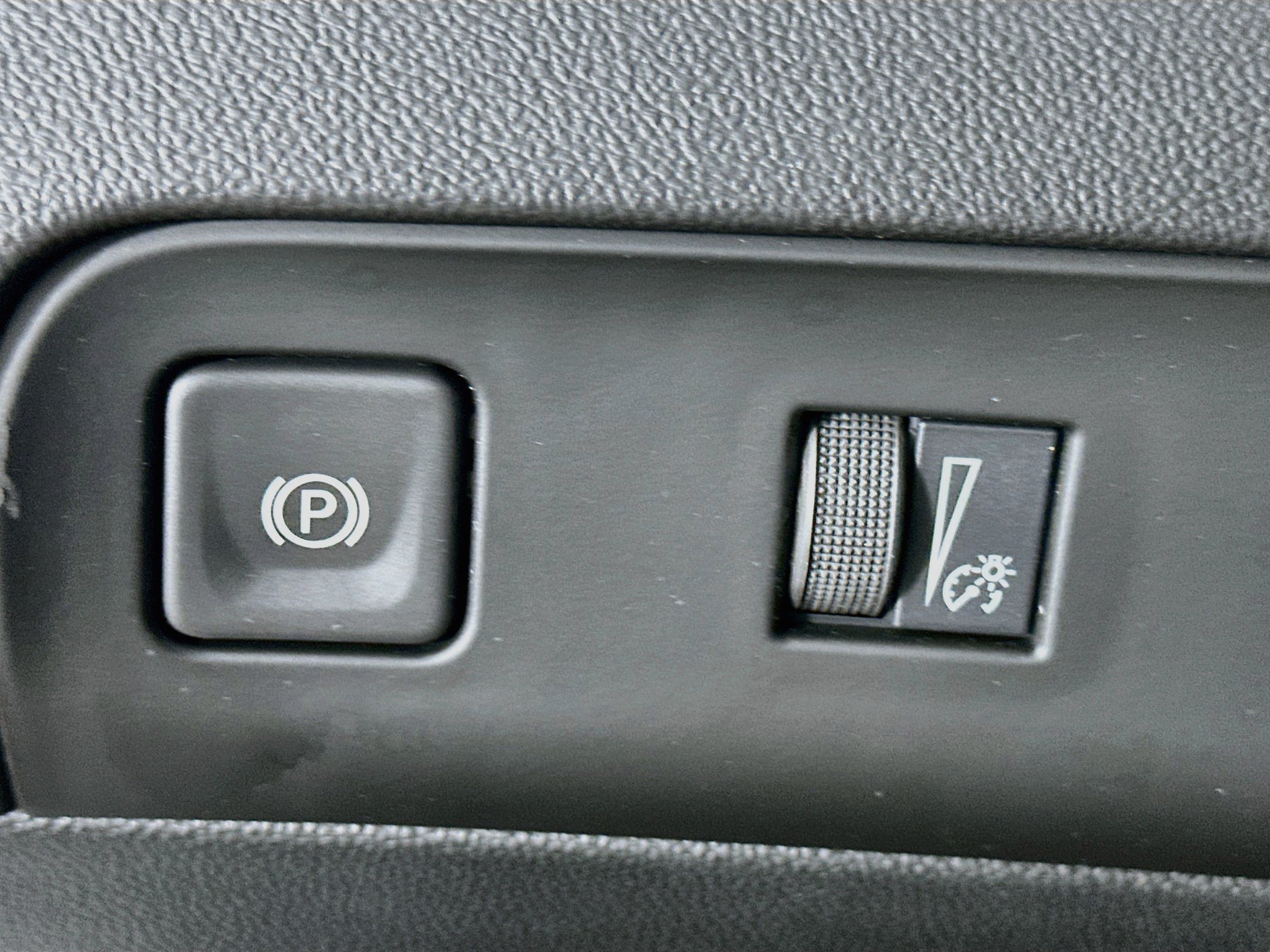 Used 2023 Buick Enclave Essence FWD image 17
