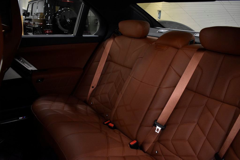 Used 2025 BMW 760i xDrive image 45
