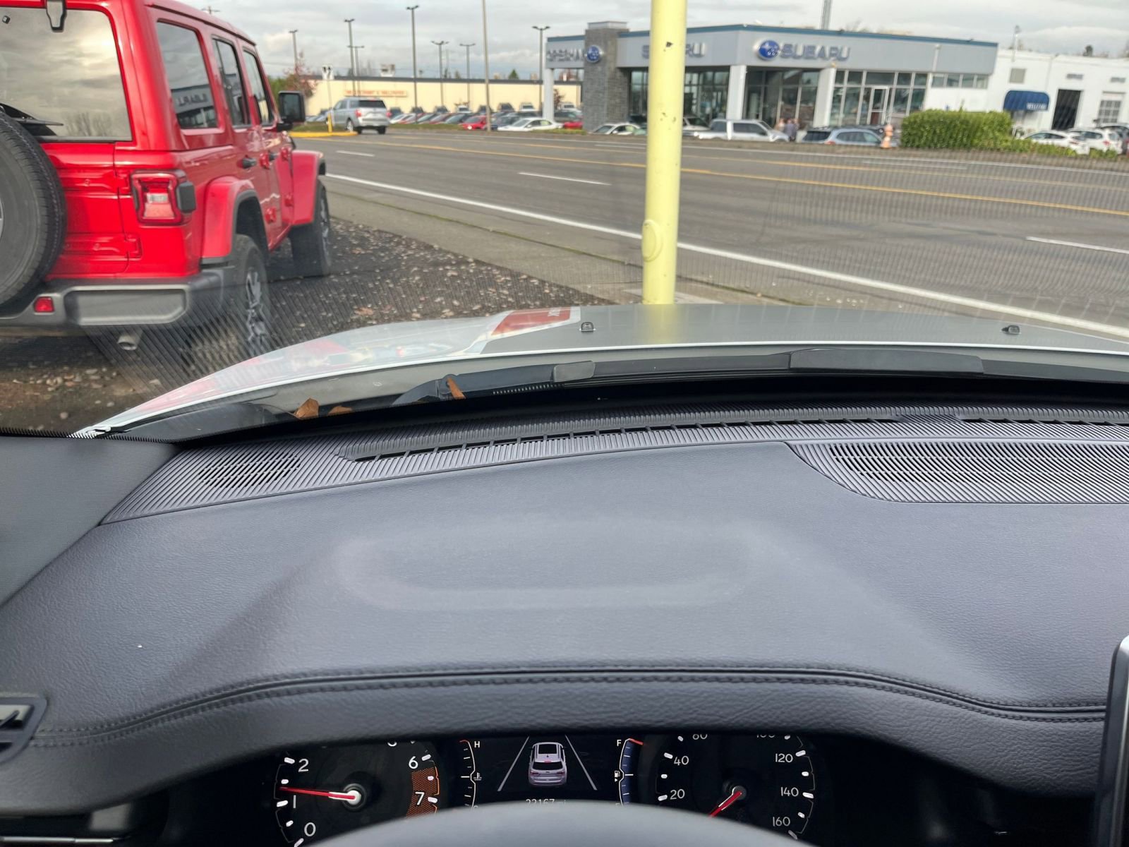 Used 2025 Jeep Compass Trailhawk image 33