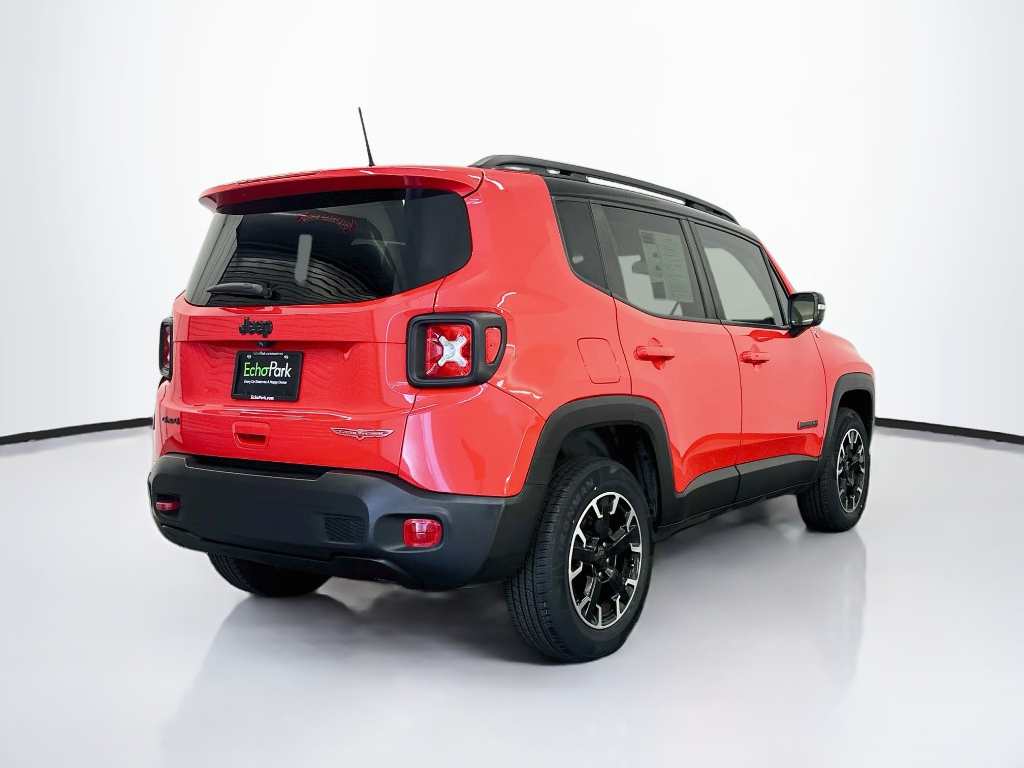 Used 2023 Jeep Renegade Trailhawk AWD/4WD image 9