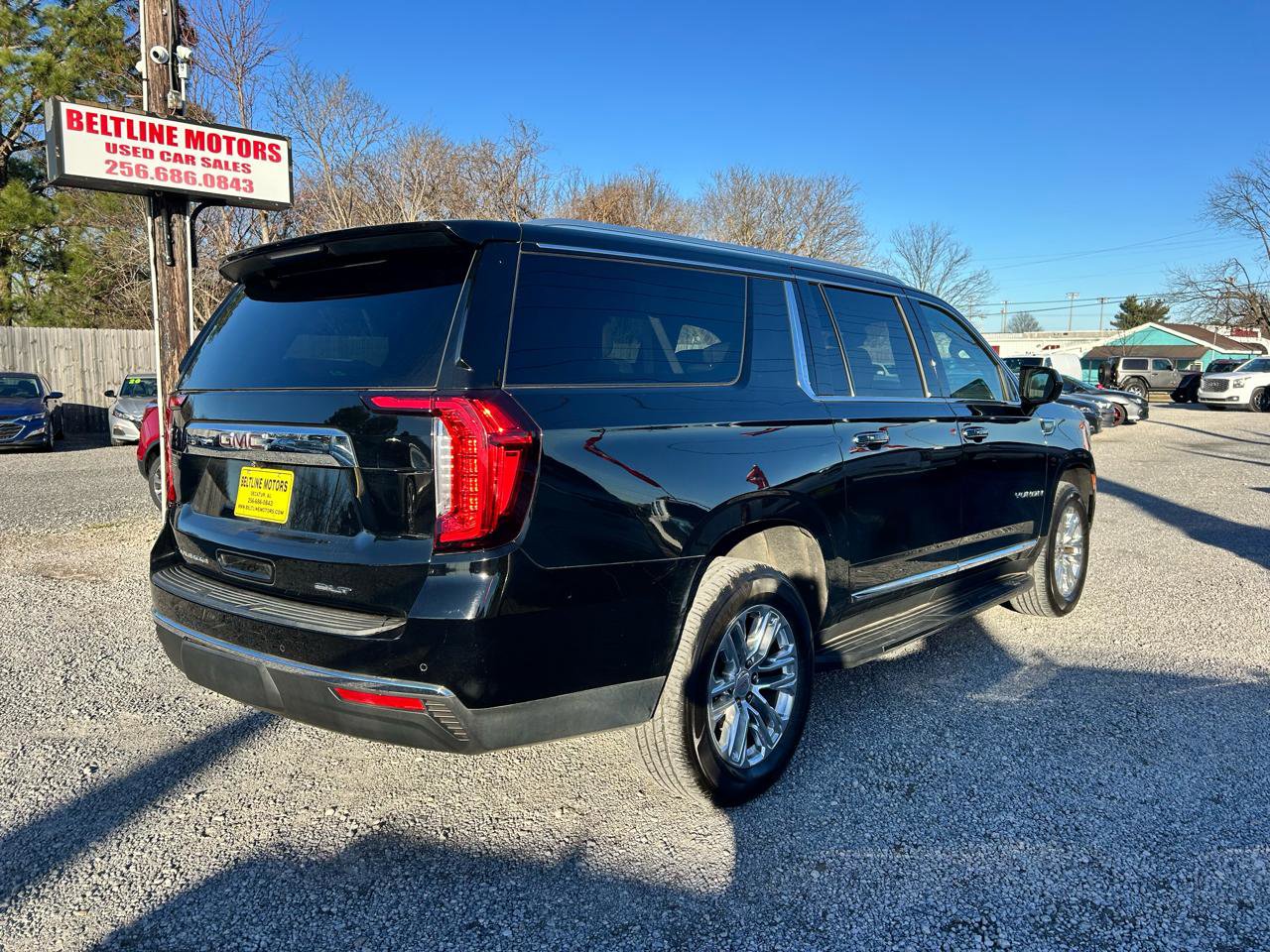Used 2021 GMC Yukon XL SLT RWD image 2