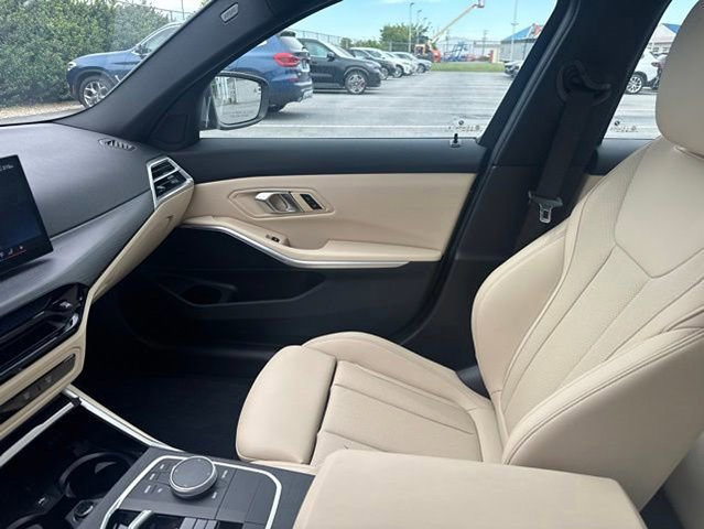 Certified 2025 BMW 330i xDrive Sedan w/ Premium Package AWD/4WD image 21