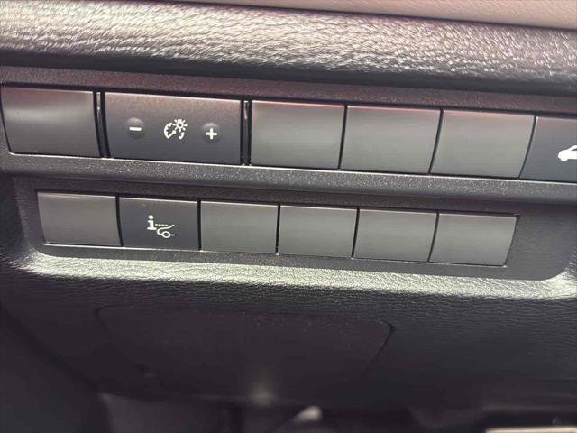 Used 2025 Mitsubishi Outlander SEL image 23