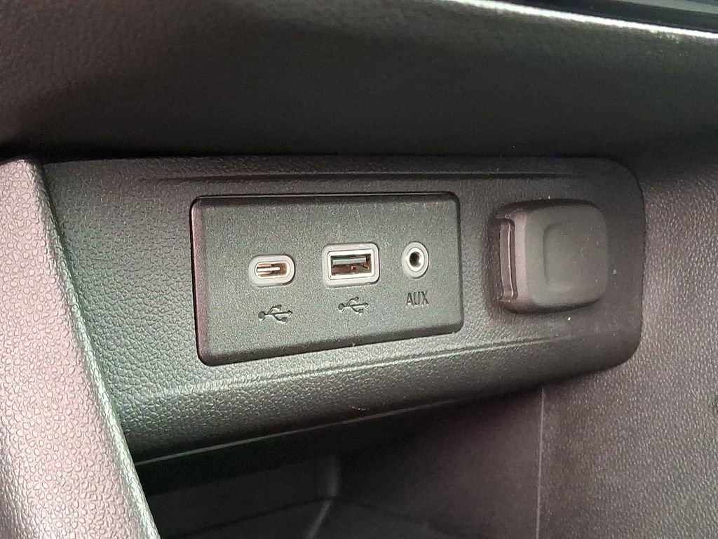 Used 2023 Buick Encore GX Preferred image 26