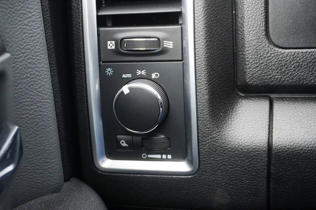 Used 2023 RAM 1500 Classic SLT image 21