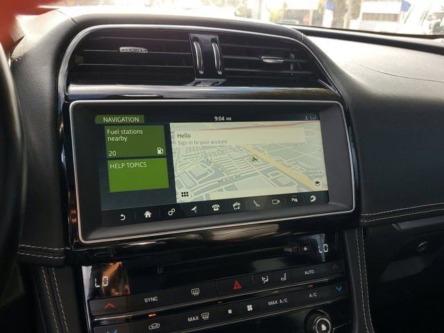 Used 2019 Jaguar F-PACE S image 24