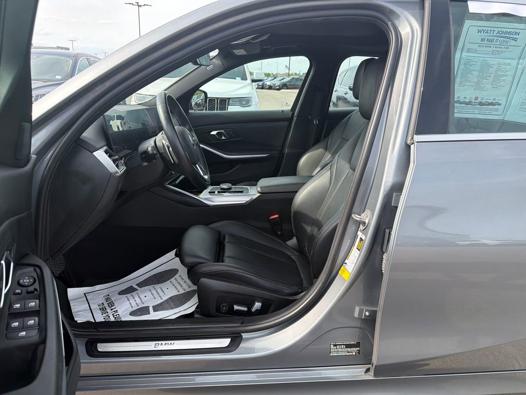 Used 2024 BMW 330i Sedan w/ Convenience Package image 14