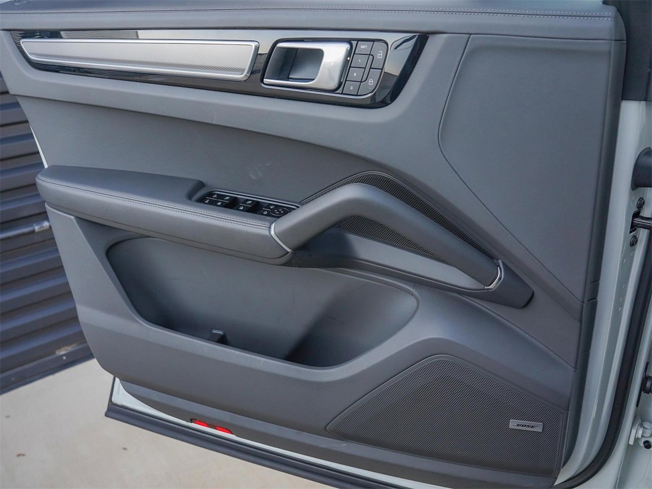 Certified 2023 Porsche Cayenne S Platinum image 27