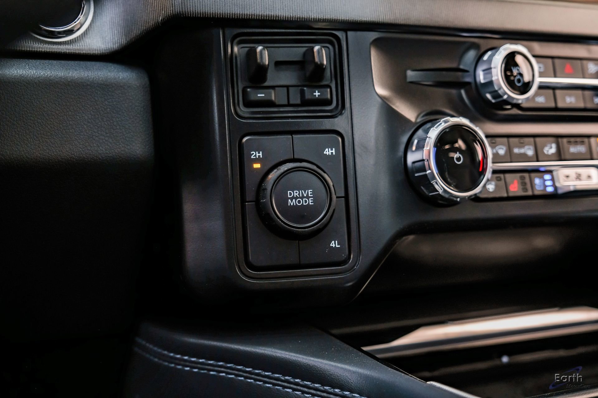 Used 2026 Ford F450 Platinum w/ FX4 Off-Road Package image 77