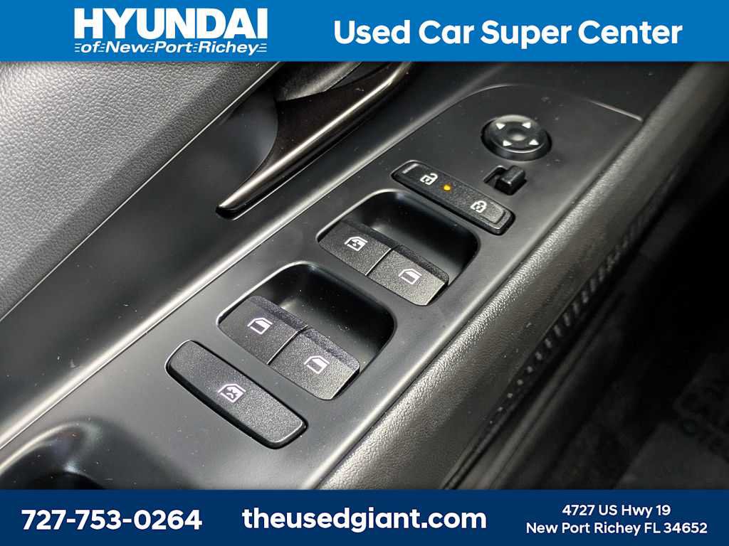 Certified 2025 Hyundai Elantra Sport FWD image 23