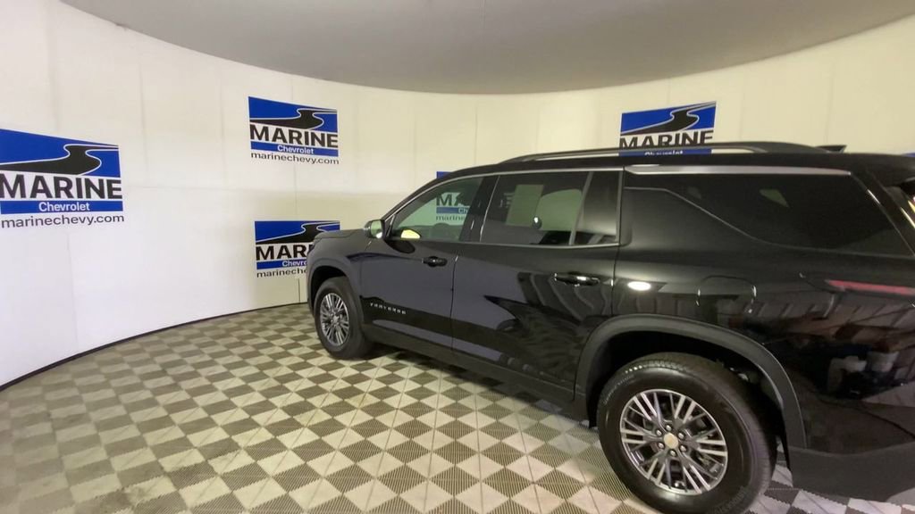 Used 2026 Chevrolet Traverse LT FWD image 8
