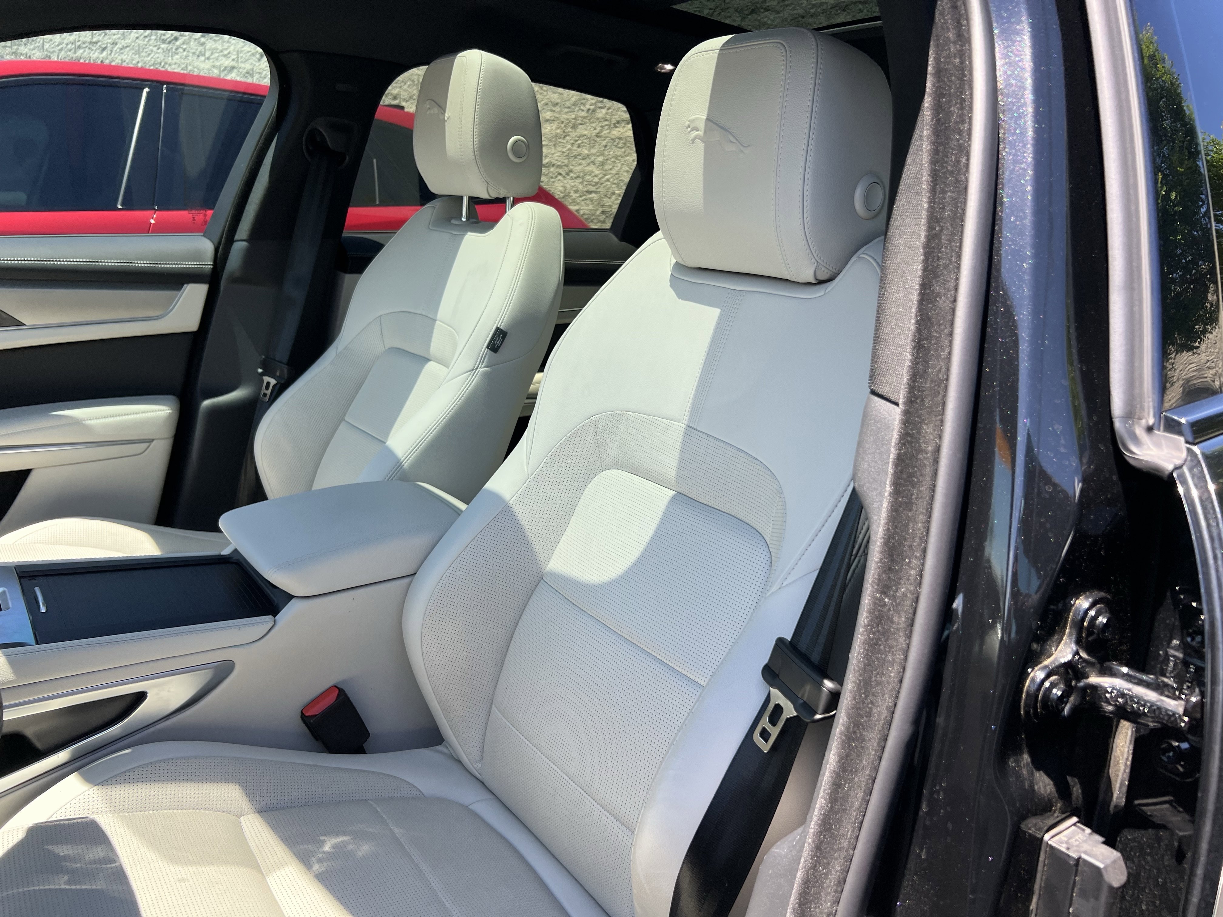 Used 2026 Jaguar F-PACE R-Dynamic S AWD/4WD image 16
