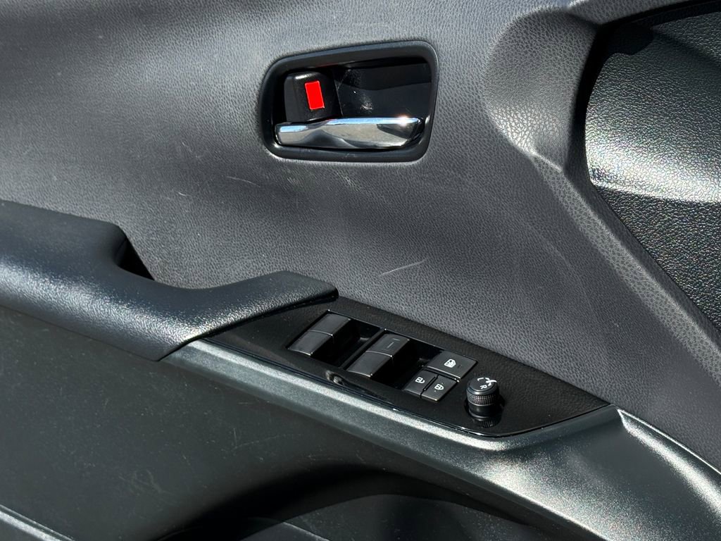 Used 2022 Toyota Prius LE image 30