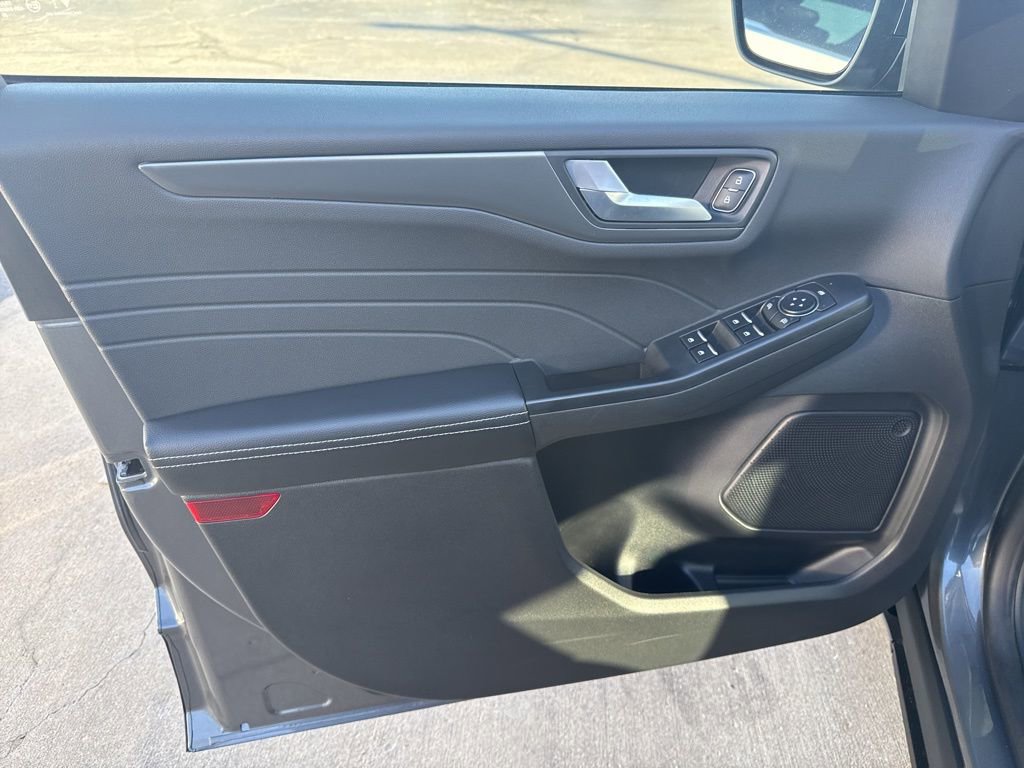 Certified 2025 Ford Escape SE image 20