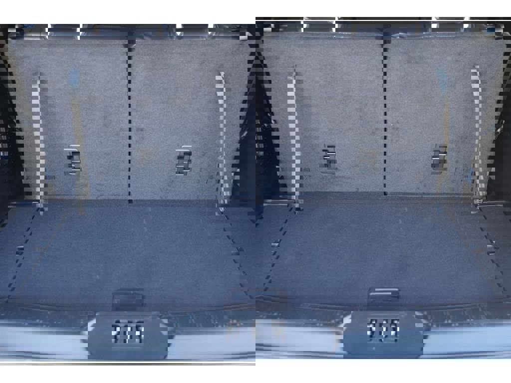 Used 2022 Ford Explorer XLT w/ Equipment Group 202A image 13