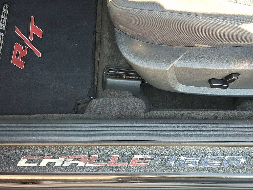 Used 2010 Dodge Challenger R/T RWD image 27