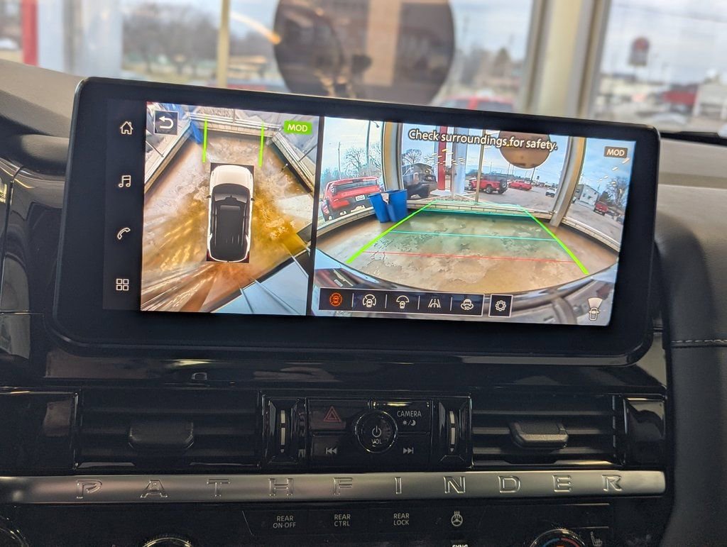 New 2026 Nissan Pathfinder SL image 35