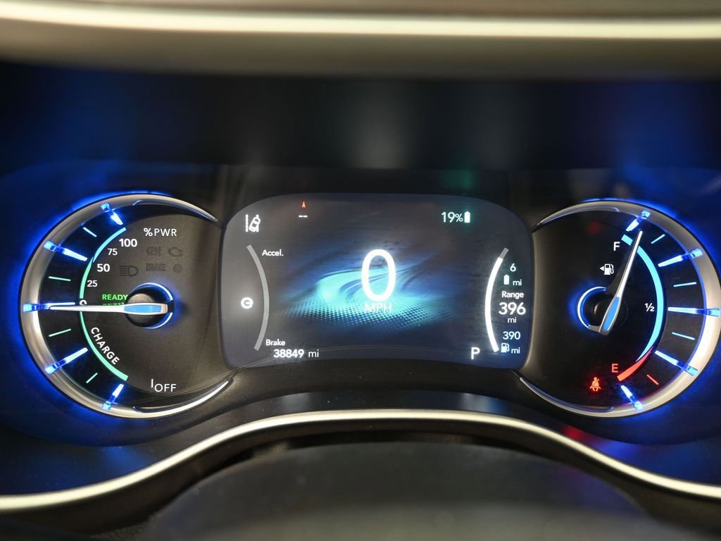 Used 2024 Chrysler Pacifica Select image 30