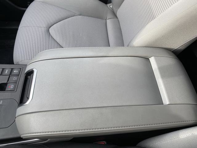 Used 2023 Toyota Highlander LE FWD image 19