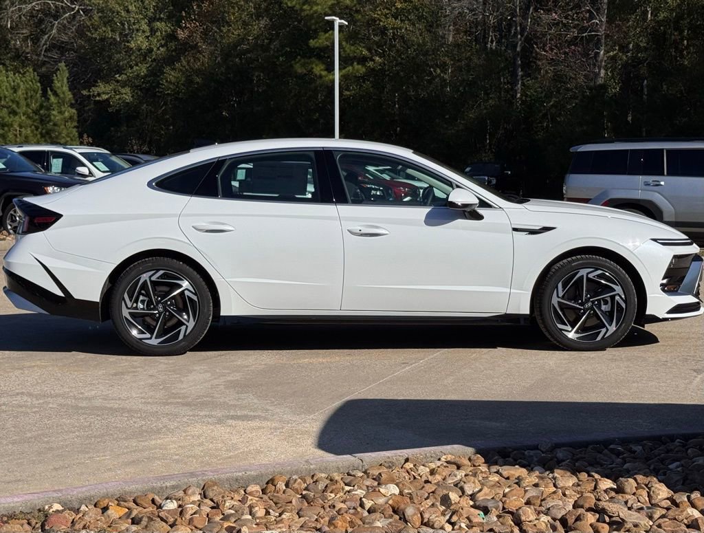 New 2026 Hyundai Sonata SEL FWD image 10