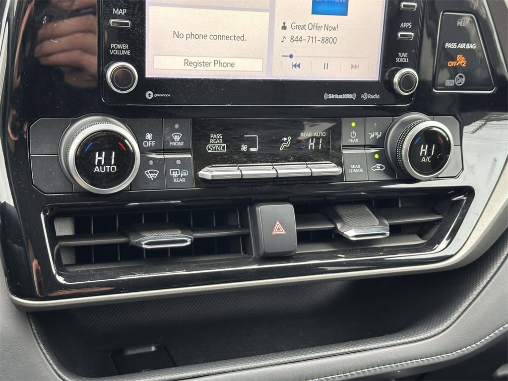 Certified 2021 Toyota Highlander LE image 5