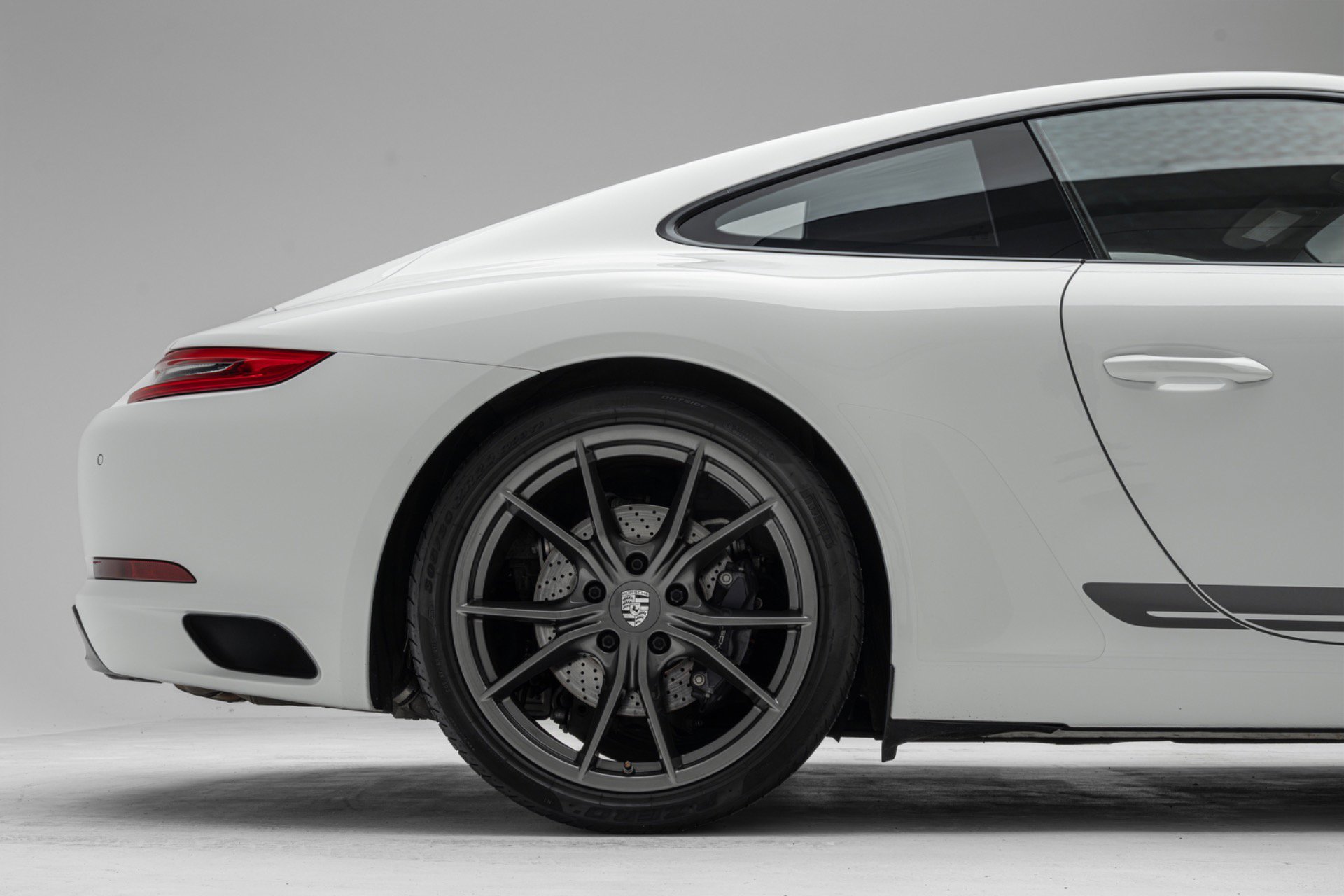 Used 2018 Porsche 911 Carrera T w/ Carrera T Interior Package RWD image 9