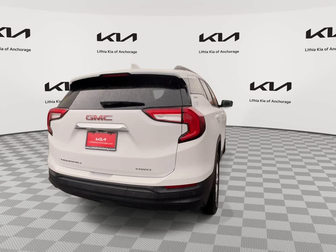 Used 2023 GMC Terrain SLE w/ Driver Convenience Package AWD/4WD image 7