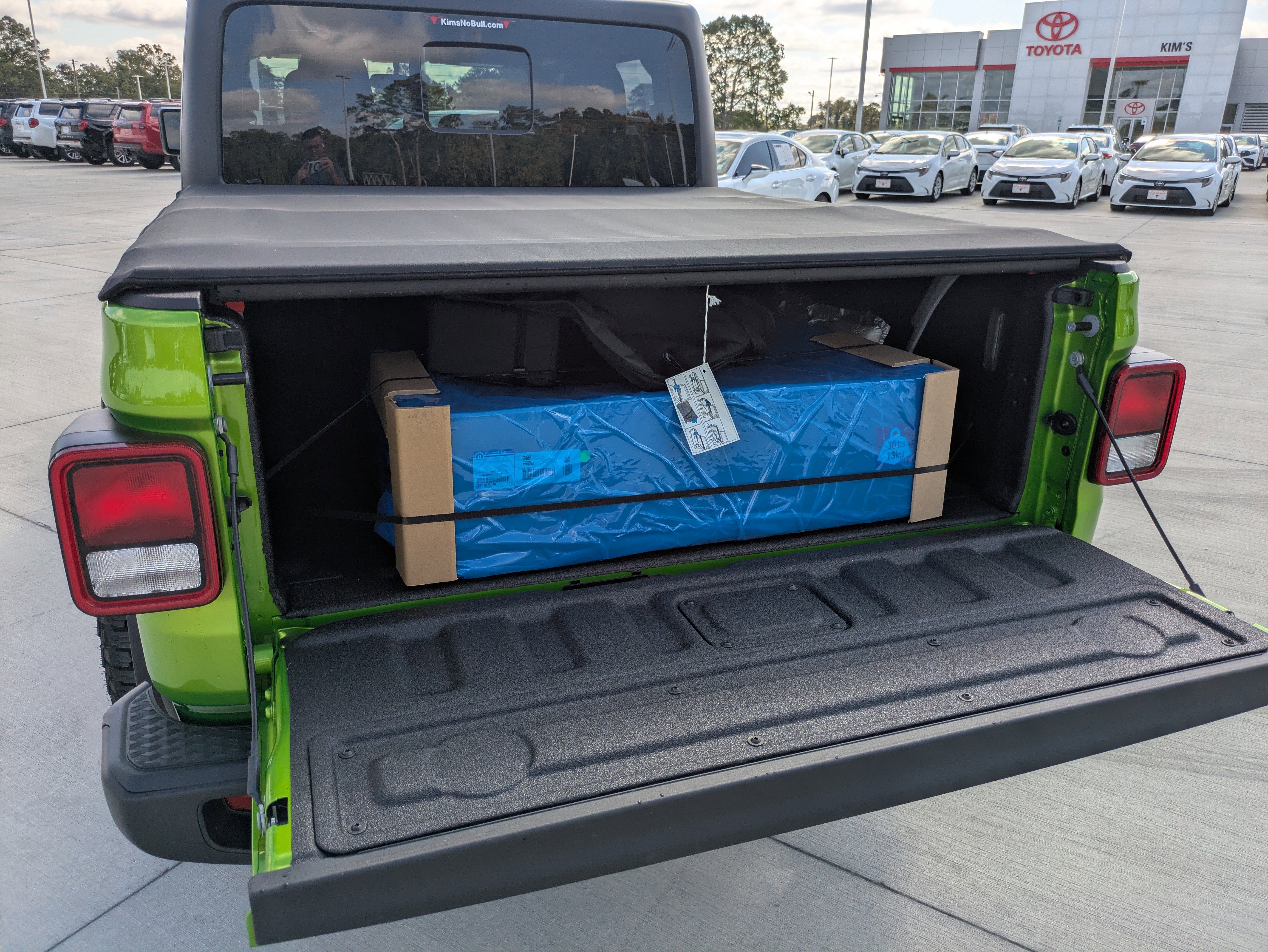 New 2025 Jeep Gladiator Sport image 7