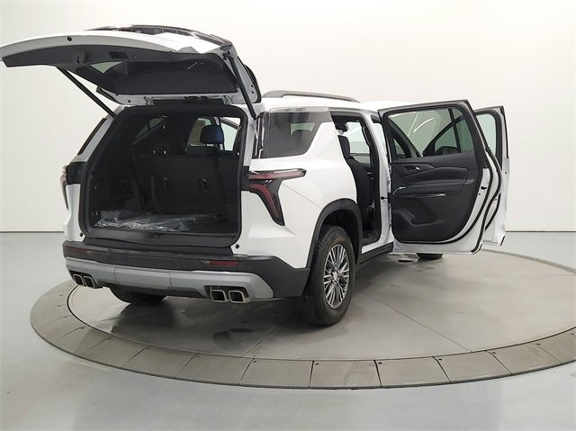 Used 2025 Chevrolet Traverse LT w/ LPO, Floor Liner Package image 14