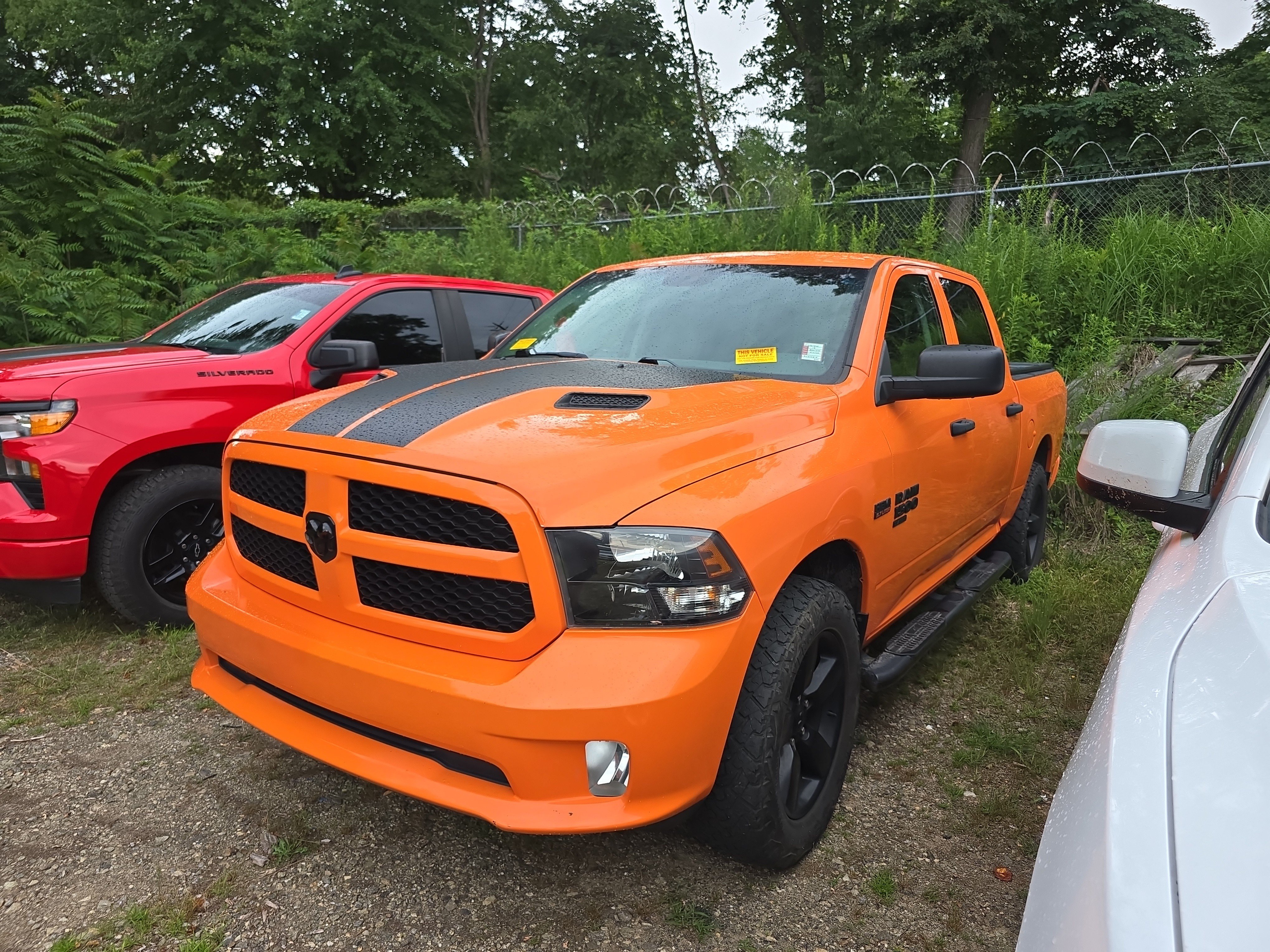 Used 2019 RAM 1500 Express w/ Express Value Package AWD/4WD image 3