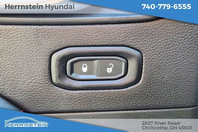 Used 2019 Jeep Wrangler Unlimited Rubicon w/ Dual Top Group image 17