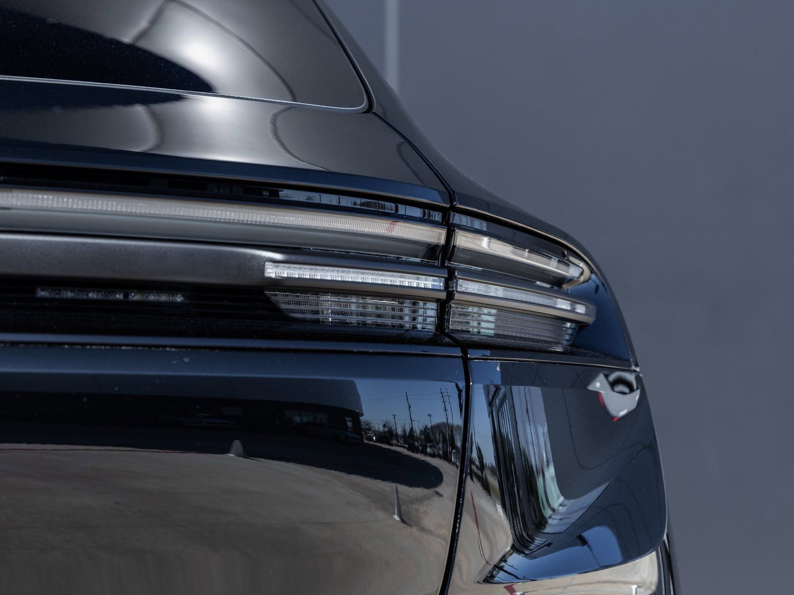 Certified 2025 Porsche Macan Electric image 14