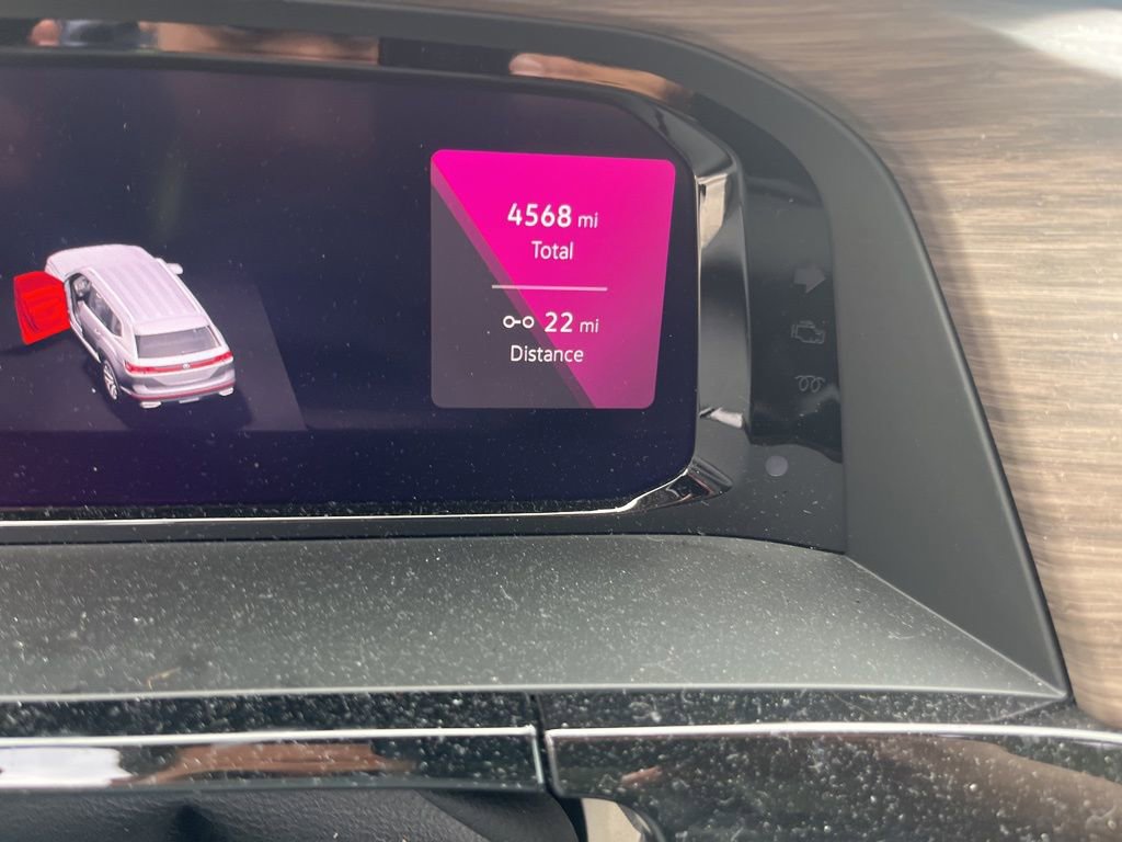 Used 2025 Volkswagen Atlas SEL Premium R-Line image 8