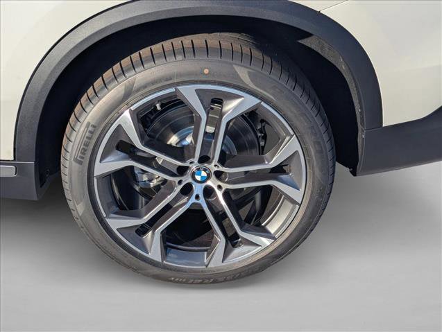 Used 2026 BMW X5 sDrive40i w/ Climate Comfort Package image 9