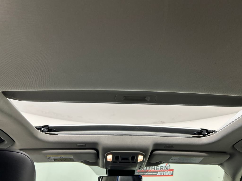 Used 2024 Toyota Highlander XLE image 19