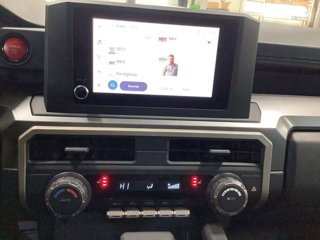 Used 2024 Toyota Tacoma TRD Off-Road image 10