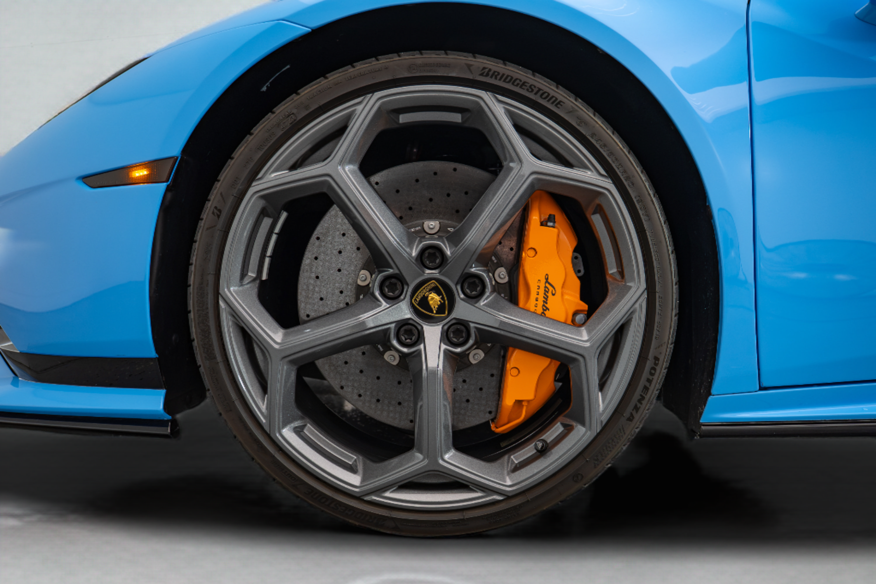 Used 2024 Lamborghini Huracan Tecnica RWD image 22